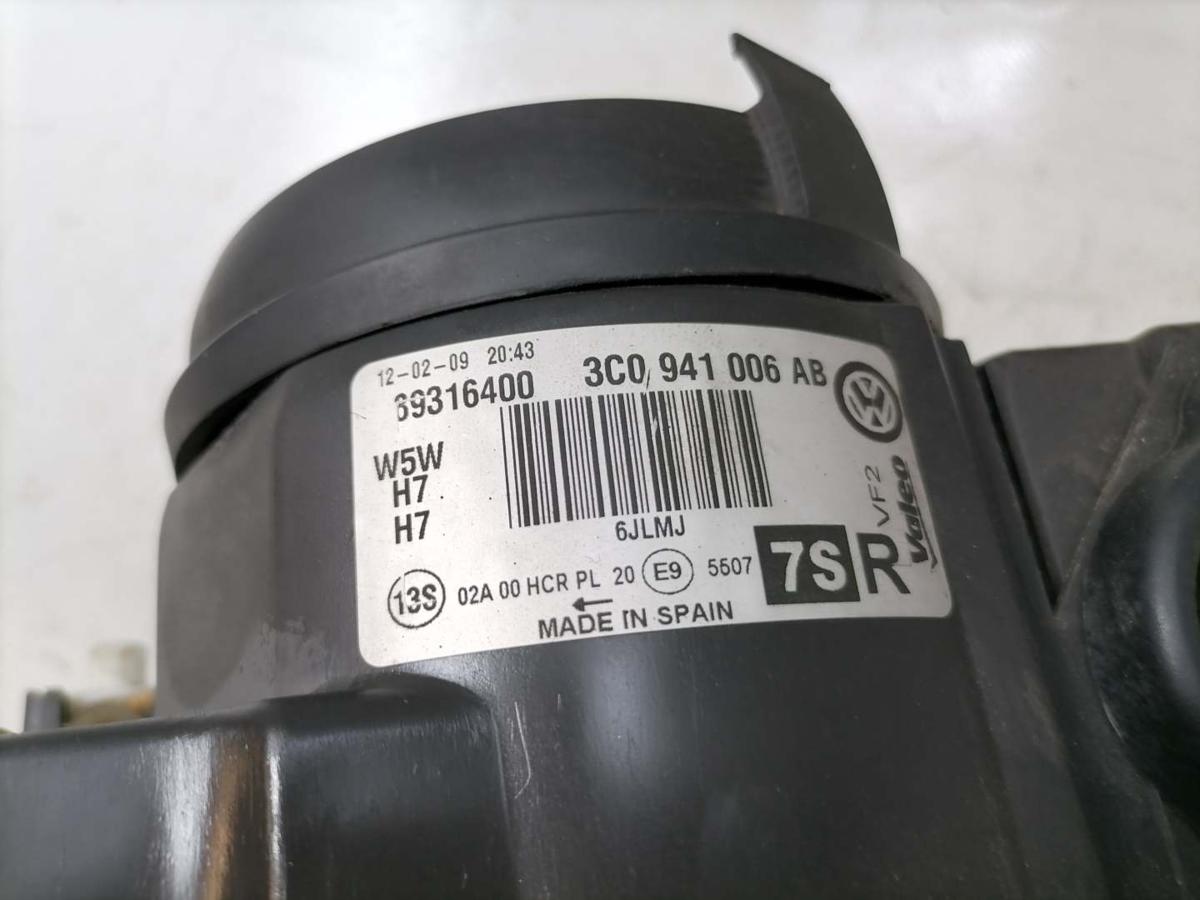 VW Passat 3C original Scheinwerfer vorn rechts Halogen Bj.2009